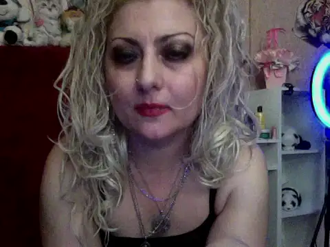 xHot Amazonq online show from 11-06-25, 04:44