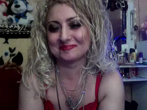 xHot Amazonq online show from 11-17-25, 06:45