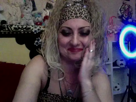 xHot Amazonq online show from 11-21-25, 08:30