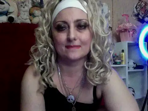 xHot Amazonq online show from 11-02-25, 10:26