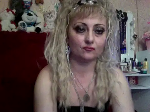 xHot Amazonq online show from 11-01-25, 07:52