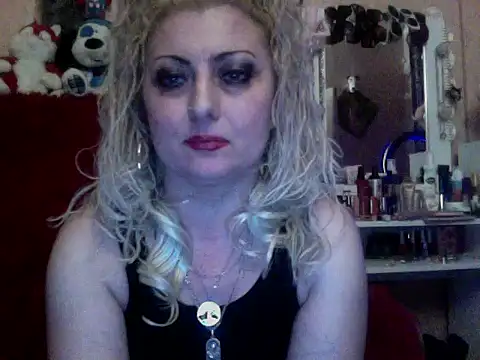 xHot Amazonq online show from 11-09-25, 09:08