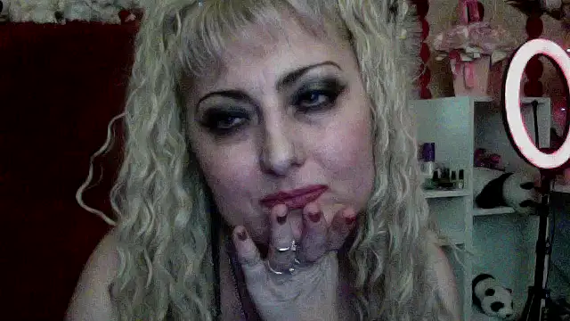 xHot Amazonq online show from 02-06-26, 08:38