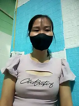 Donatella28 online show from 10-30-25, 12:47