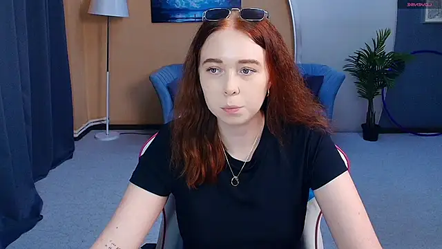AddieOsler online show from 06-11-26, 08:17