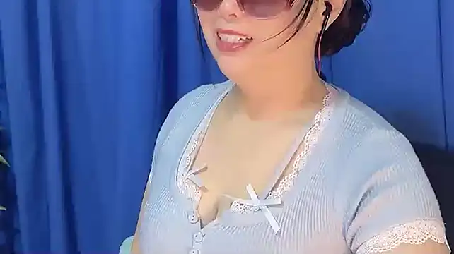 yaoyao22678 online show from 12-20-25, 02:03