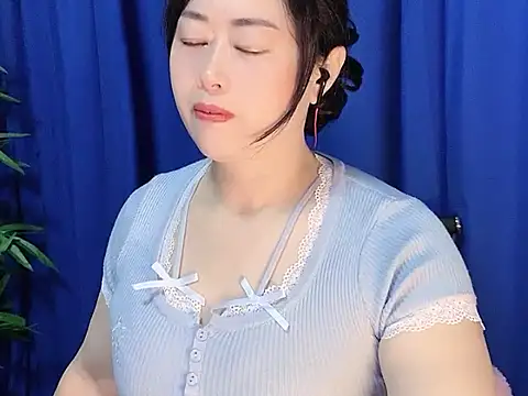 yaoyao22678 online show from 11-25-25, 12:55