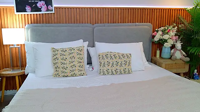 Sandy Edvards online show from 03-24-26, 04:56