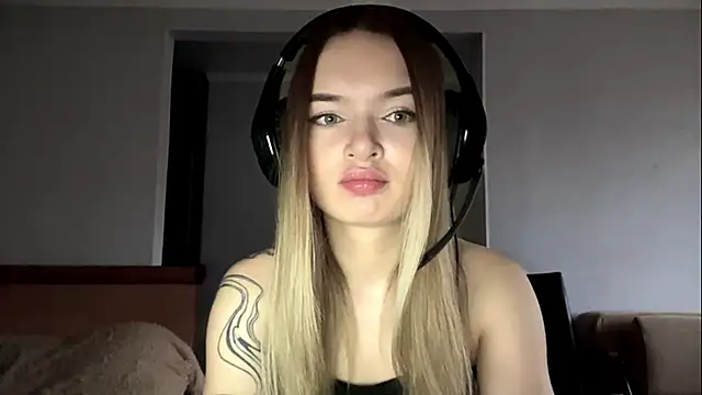 Snapshot of MargBialke chatting on 11-01-25, 10:53 MargBialke online show from 11-01-25, 10:53