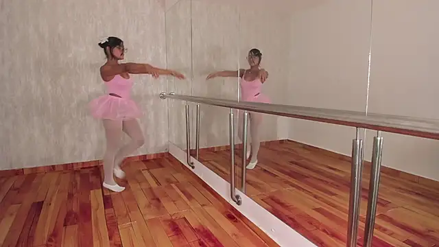 lizzakennedy online show from 03-25-26, 12:04