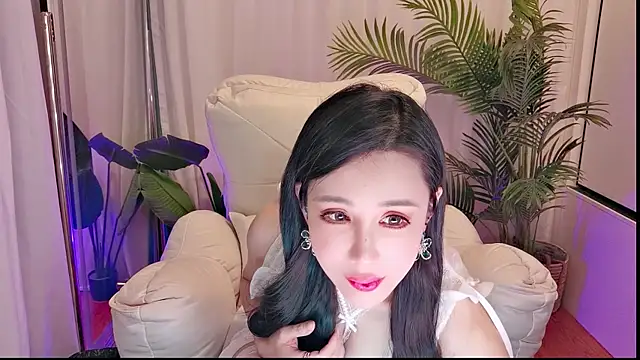 Vv123668 online show from 11-18-25, 03:15