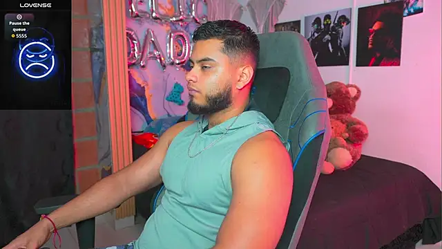 Tiler wolker online show from 04-11-26, 12:18