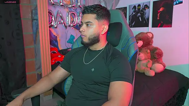 Tiler wolker online show from 04-22-26, 12:50