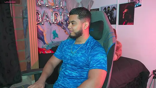 Tiler wolker online show from 03-23-26, 01:06