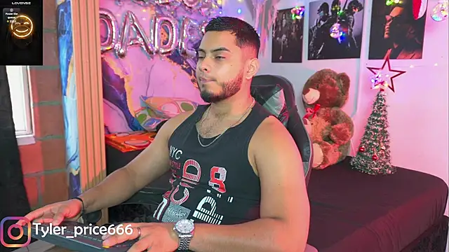 Tiler wolker online show from 12-21-25, 09:04