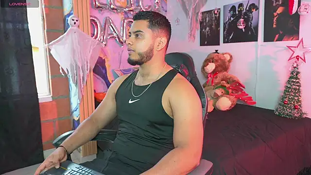 Tiler wolker online show from 12-14-25, 08:25