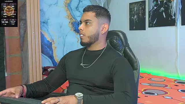 Tiler wolker online show from 11-25-25, 02:45