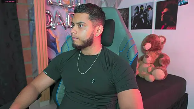 Tiler wolker online show from 03-14-26, 01:22