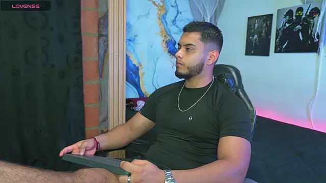 Tiler wolker online show from 11-13-25, 11:30