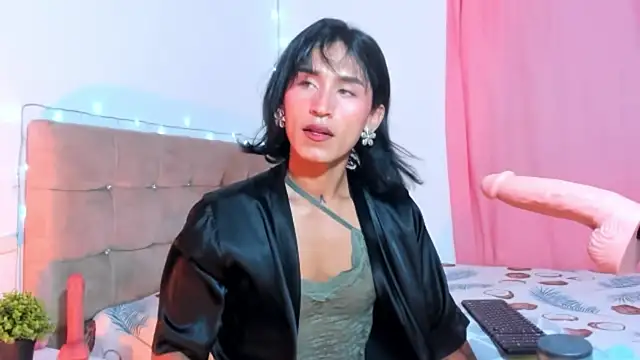 nahomi28  online show from 12-14-25, 08:03