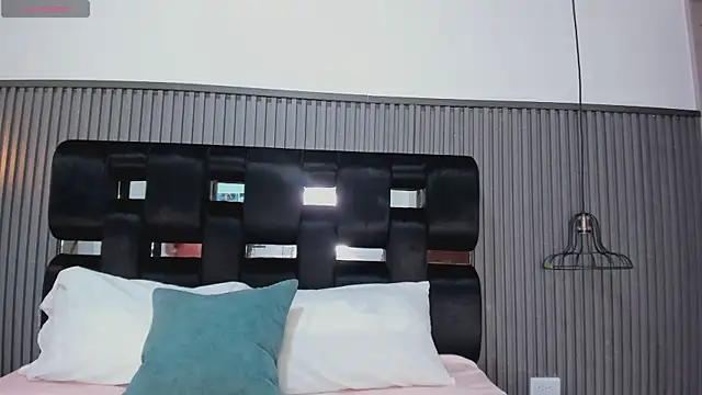 NhoanBrunette online show from 01-12-26, 02:02