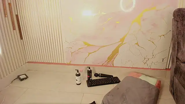 NhoanBrunette online show from 04-15-26, 07:58