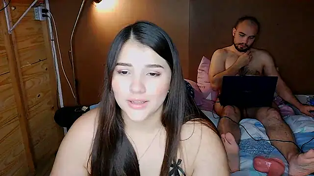 Snapshot of angietubebe chatting on 04-09-26, 01:51 angietubebe online show from 04-09-26, 01:51