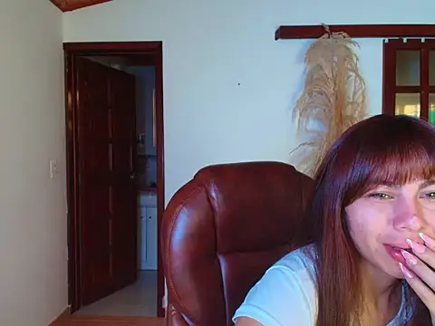 Romina Lazaro online show from 10-27-25, 01:23