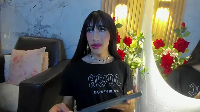 Nayla Monroee online show from 11-03-25, 01:04