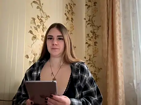 Hanna 777 online show from 11-20-25, 07:42