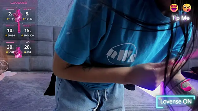 Luna Bella3 online show from 12-17-25, 10:42