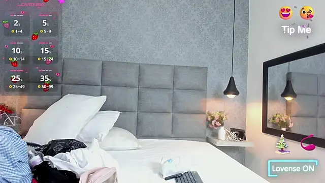 Luna Bella3 online show from 12-21-25, 10:50