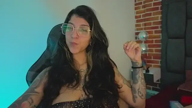 ghostwomaan online show from 11-24-25, 12:27