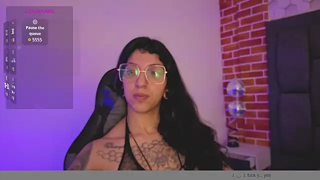 ghostwomaan online show from 11-06-25, 12:09