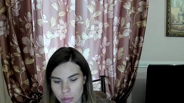 Snapshot of LinaBey chatting on 02-19-26, 12:35 LinaBey online show from 02-19-26, 12:35