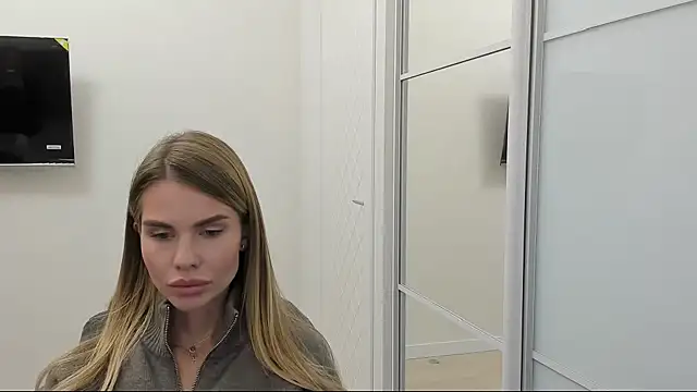 Snapshot of LinaBey chatting on 10-30-25, 03:20 LinaBey online show from 10-30-25, 03:20