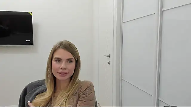 Snapshot of LinaBey chatting on 10-29-25, 05:23 LinaBey online show from 10-29-25, 05:23