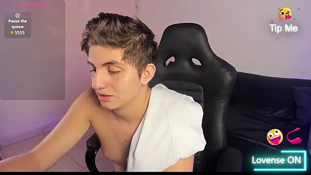 Snapshot of atilaepic chatting on 02-04-26, 11:16 atilaepic online show from 02-04-26, 11:16