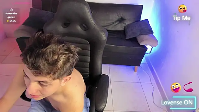 Snapshot of atilaepic chatting on 02-17-26, 11:51 atilaepic online show from 02-17-26, 11:51