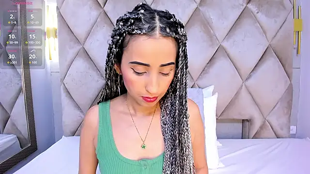 violett rabbit  online show from 11-28-25, 08:31