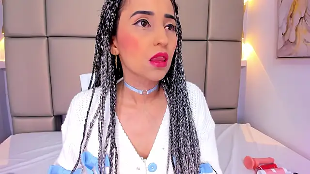 violett rabbit  online show from 11-29-25, 12:27