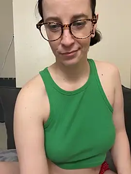 CreamedKitten online show from 12-18-25, 04:22