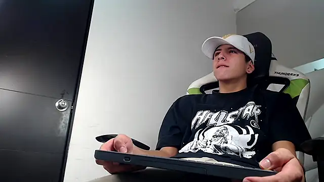 Cash G  online show from 11-21-25, 08:30