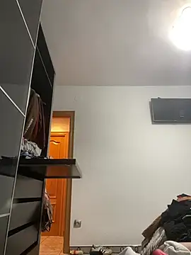 Snapshot of Dondeloquieras4 chatting on 02-21-26, 11:12 Dondeloquieras4 online show from 02-21-26, 11:12