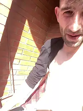 Snapshot of Dondeloquieras4 chatting on 02-17-26, 12:35 Dondeloquieras4 online show from 02-17-26, 12:35