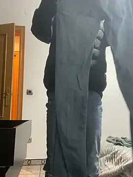 Snapshot of Dondeloquieras4 chatting on 02-14-26, 06:08 Dondeloquieras4 online show from 02-14-26, 06:08