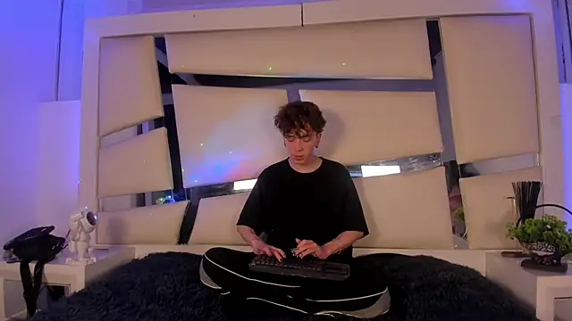 Genesis ask online show from 11-29-25, 12:44