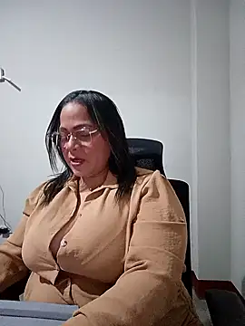 Angie milf50 online show from 04-19-26, 02:23