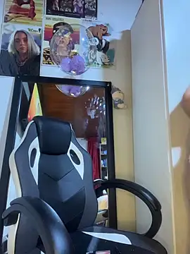 Im Saraaaa online show from 02-20-26, 03:47