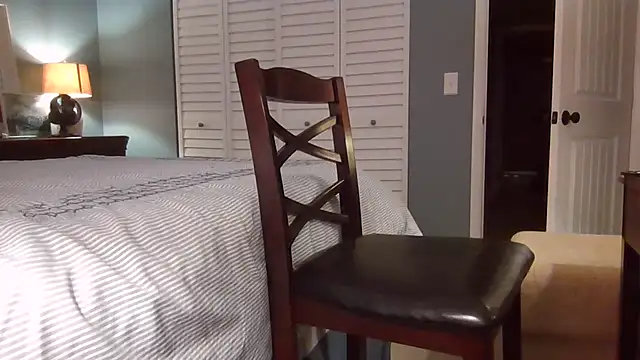 Hooshung mvers8 online show from 11-25-25, 02:12